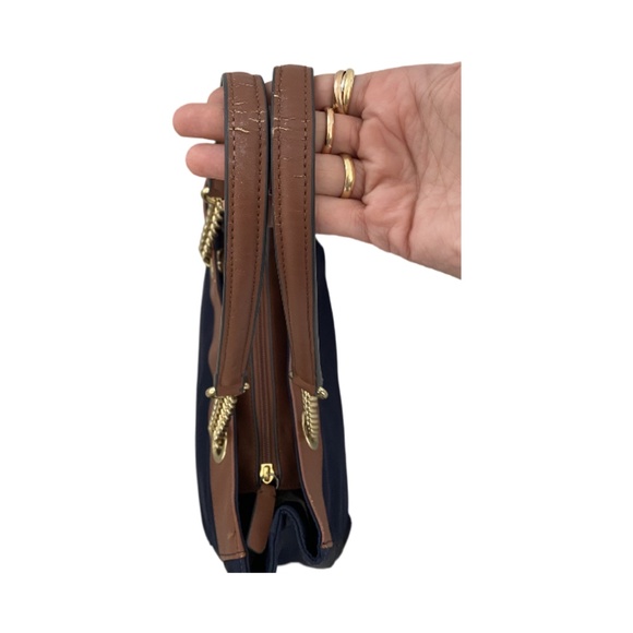 Calvin Klein - Picture 5 of 10